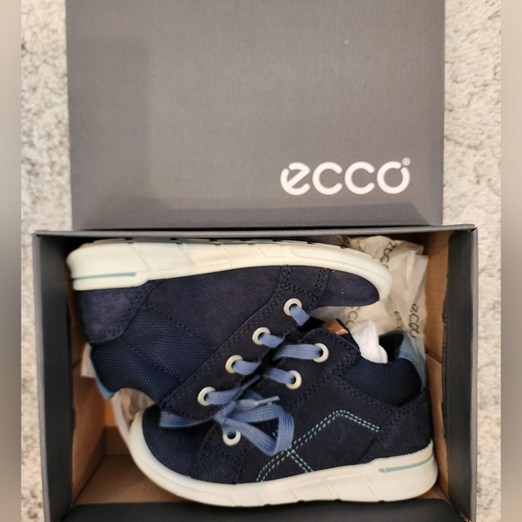 Ecco Toddler Shoes - Picture 6 of 10